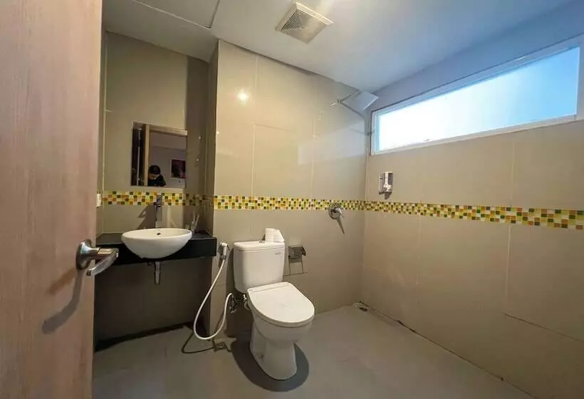 Fotos del hotel Kyriad Haka Makassar:  2