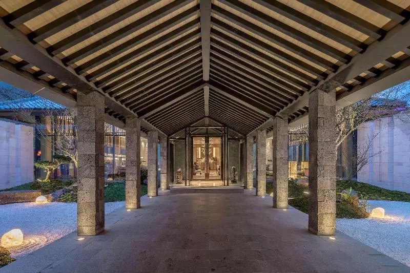 Fotos del hotel Howard Johnson Huashuiwan Hot Springs Resort Chengdu:  11