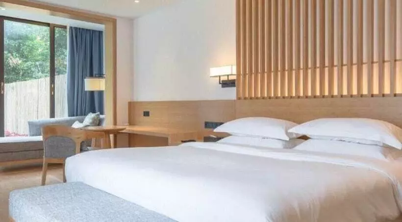 Fotos del hotel Howard Johnson Huashuiwan Hot Springs Resort Chengdu:  22