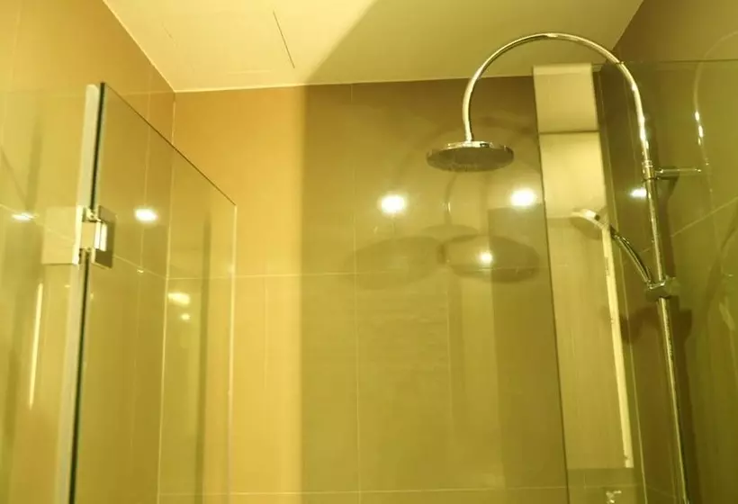 Fotos del hotel Dazzle Residence:  11