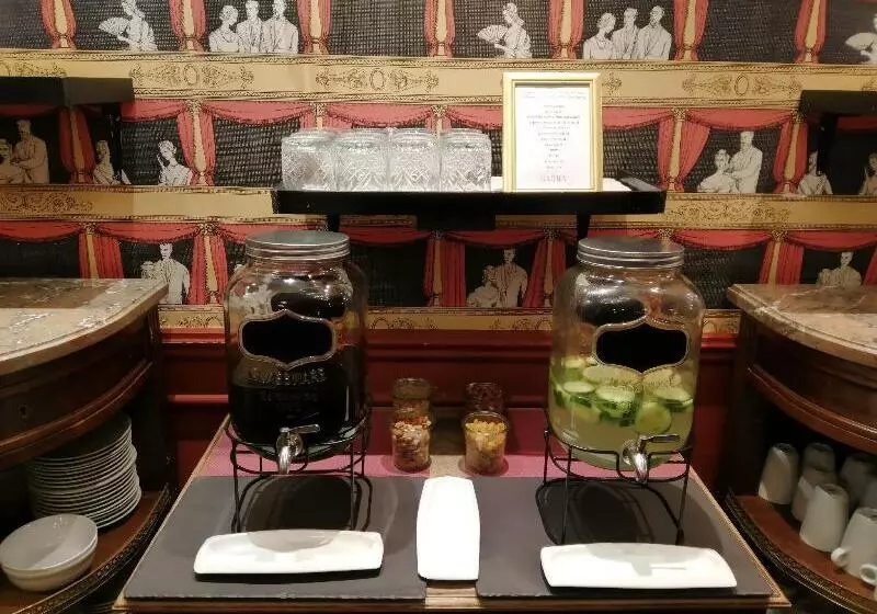 Fotos del hotel Sacha:  6