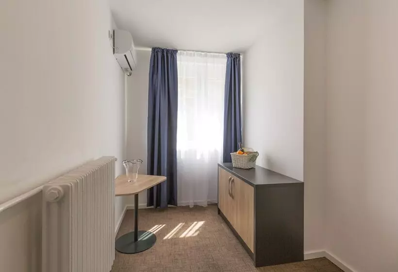 Fotos del hotel Premium Crown Suites:  2
