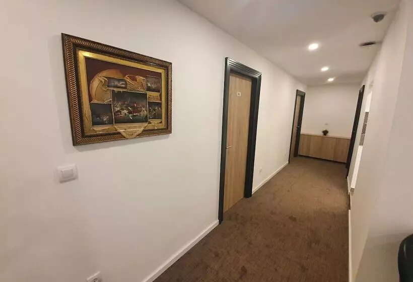 Fotos del hotel Premium Crown Suites:  10