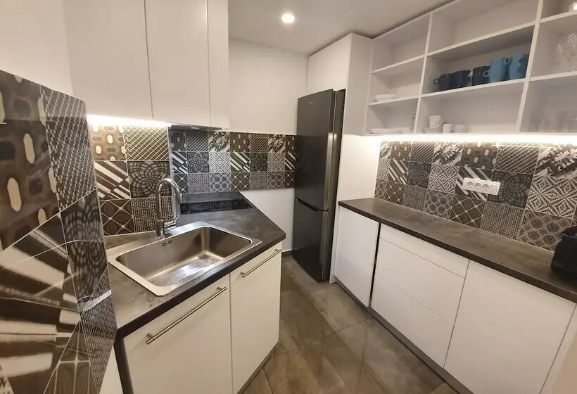 Fotos del hotel Premium Crown Suites:  13