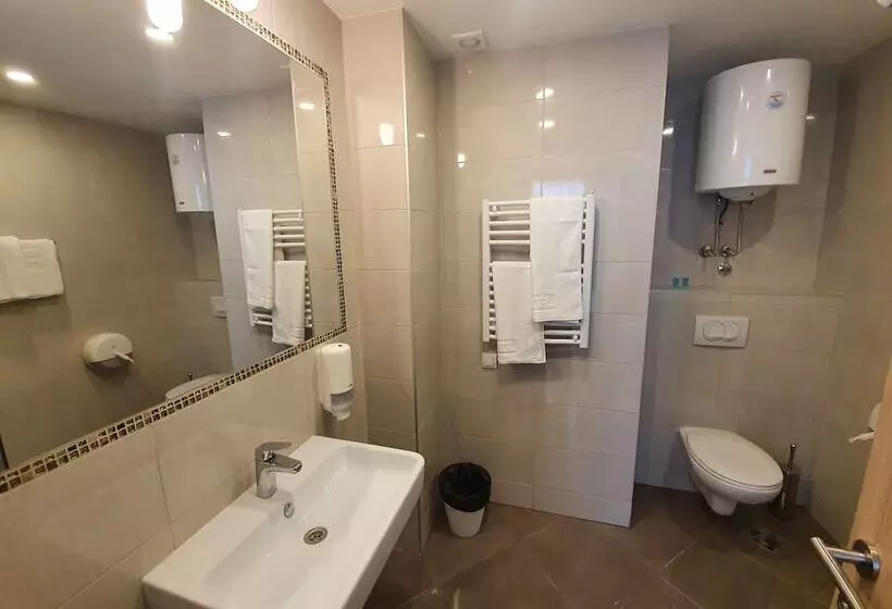 Fotos del hotel Premium Crown Suites:  15