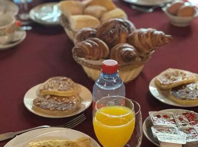 Fotos del hotel Ourida Hotel:  5