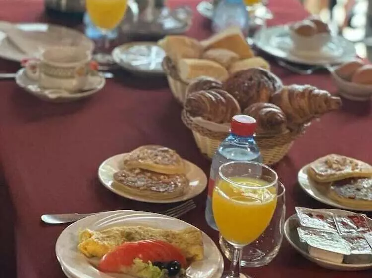 Fotos del hotel Ourida Hotel:  13