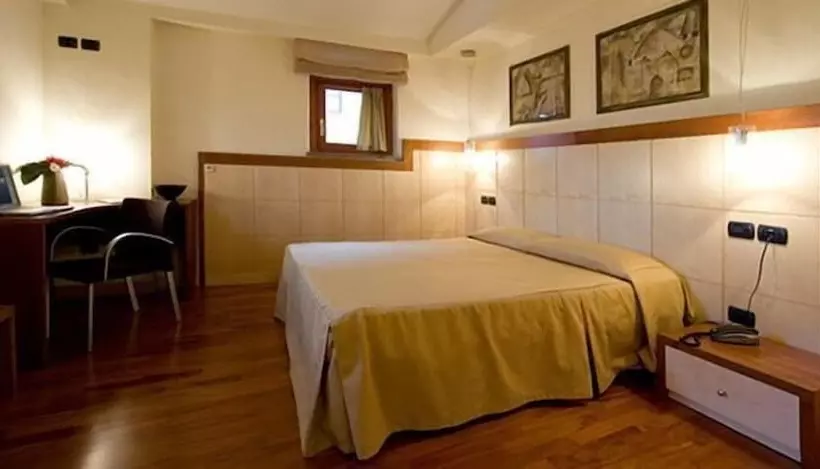 Fotos del hotel Perusia:  13