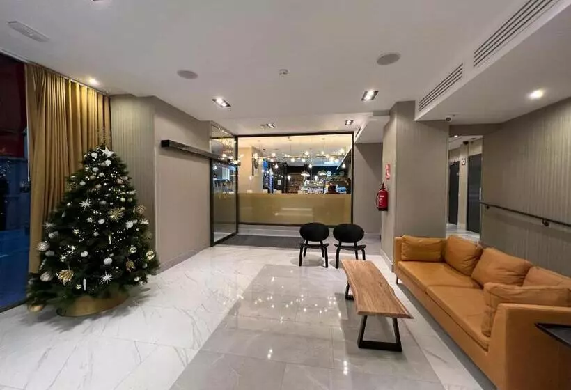 Fotos del hotel Avenida Gran Vía:  12