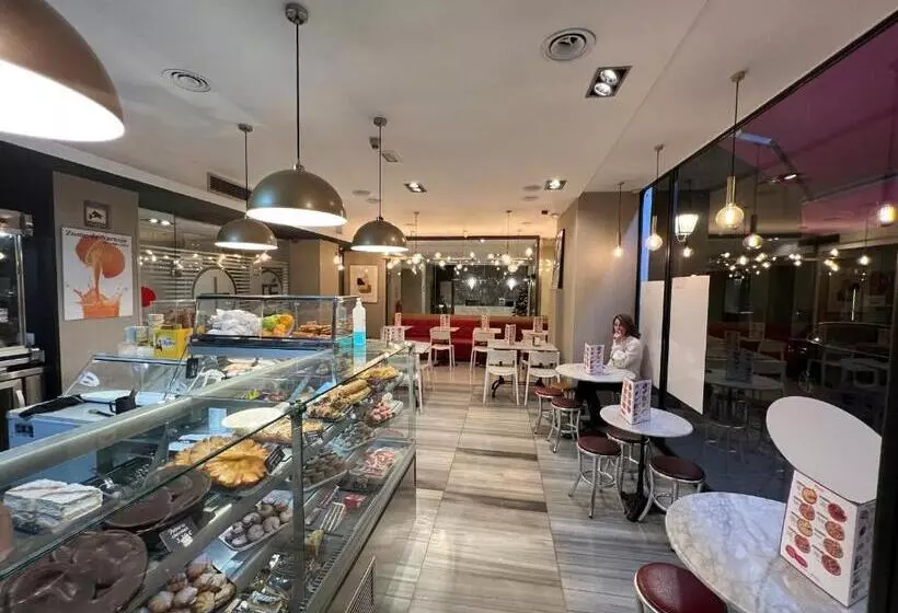 Fotos del hotel Avenida Gran Vía:  25