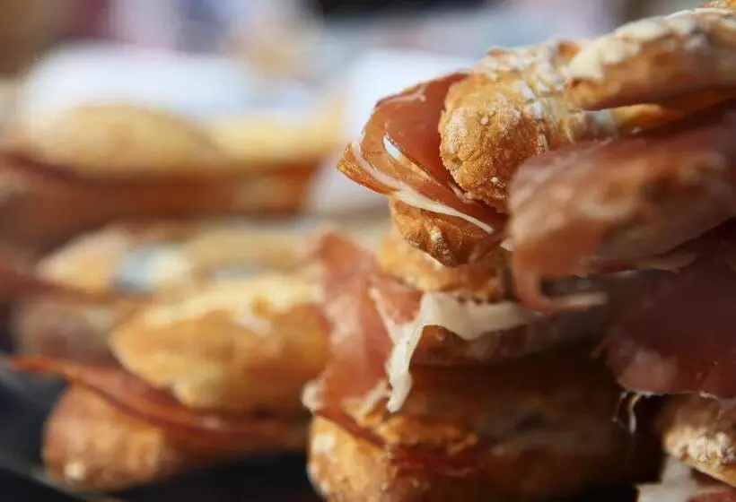 Fotos del hotel Avenida Gran Vía:  13