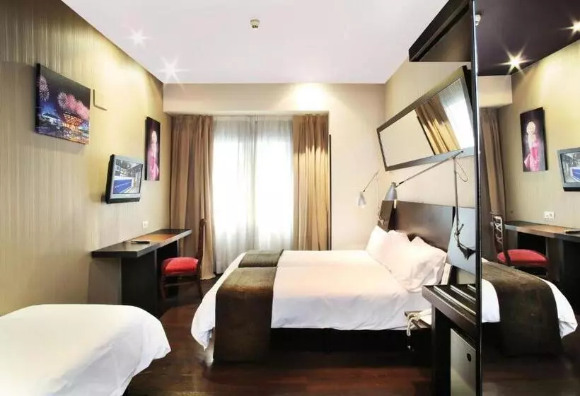 Fotos del hotel Avenida Gran Vía:  7