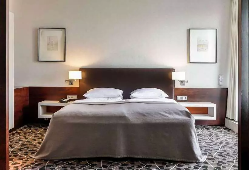 Fotos del hotel Dorint  Am Heumarkt Köln:  16