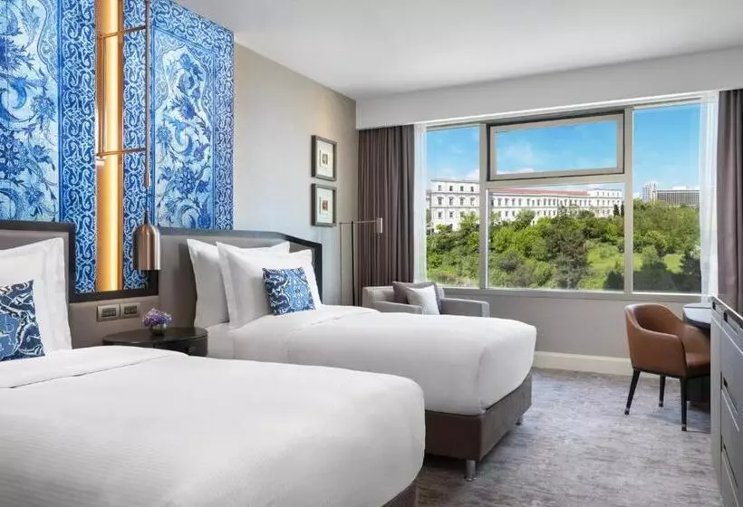 The Ritzcarlton, Istanbul At The Bosphorus