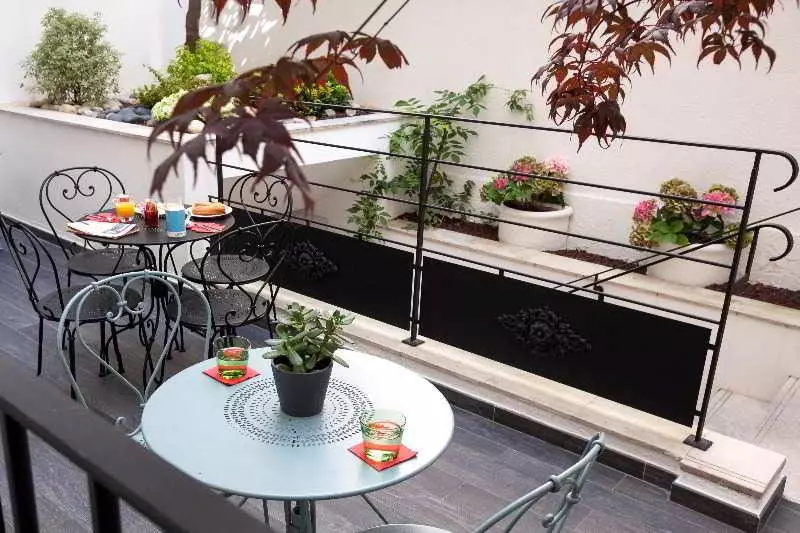 Fotos del hotel Hôtel Des 3 Poussins:  8