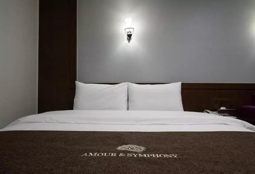 Fotos del hotel Symphony:  25