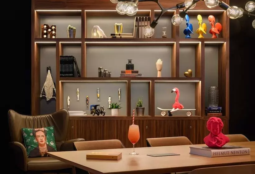Fotos del hotel Moxy Lisboa Oriente:  15