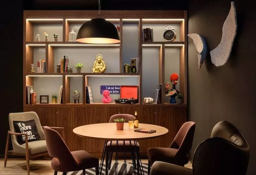 Fotos del hotel Moxy Lisboa Oriente:  10