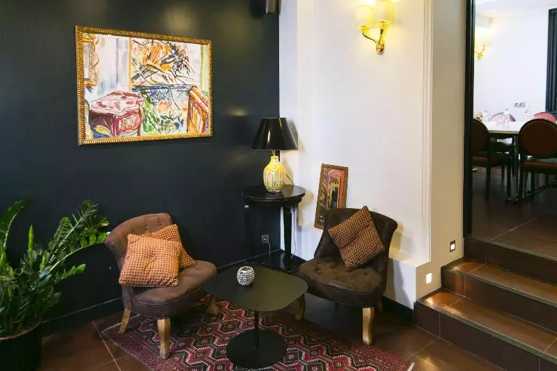 Fotos del hotel De Neuville Arc De Triomphe:  13