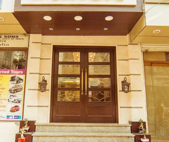 Fotos del hotel Clark International:  8