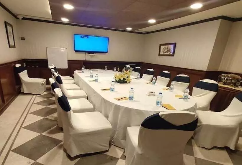 Fotos del hotel Clark International:  5