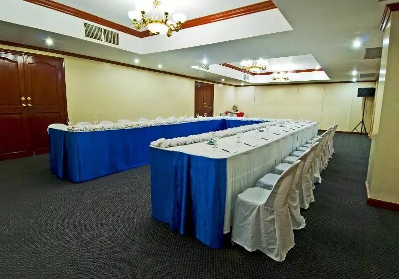 Fotos del hotel Berjaya Makati:  16