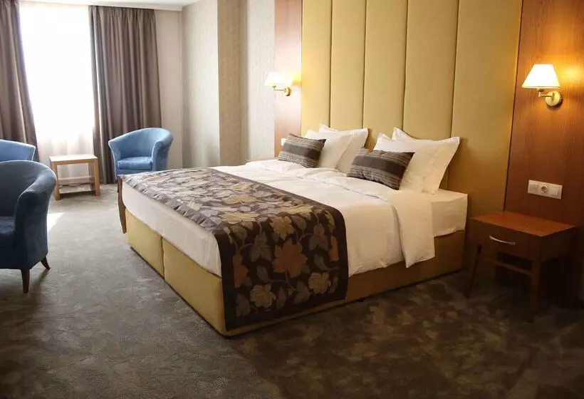 Fotos del hotel Golden Tulip Varna:  11