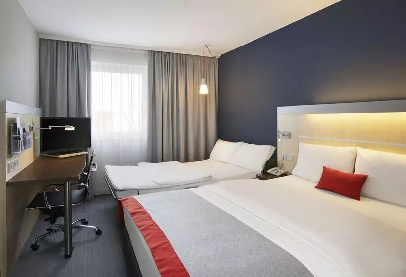 Fotos del hotel Holiday Inn Express Frankfurt Messe, An Ihg:  23