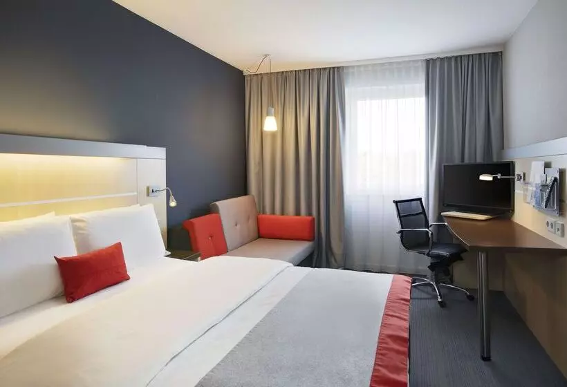 Fotos del hotel Holiday Inn Express Frankfurt Messe, An Ihg:  18