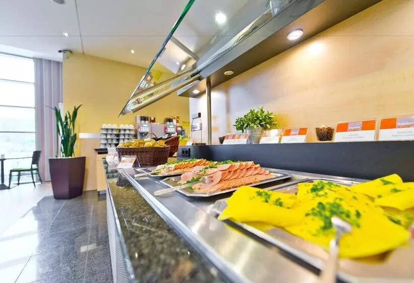 Fotos del hotel Holiday Inn Express Frankfurt Messe, An Ihg:  4