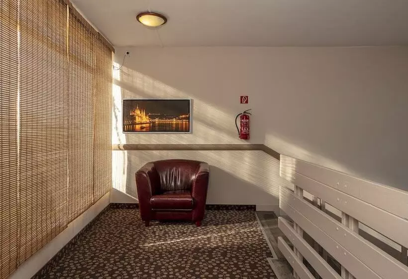 Fotos del hotel Charles:  3