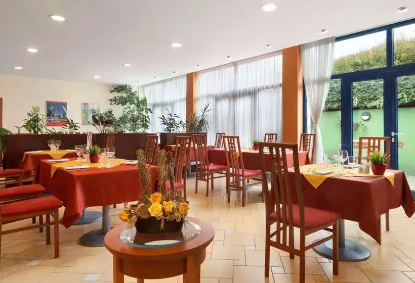 Fotos del hotel Ramada Airport  Prague:  16