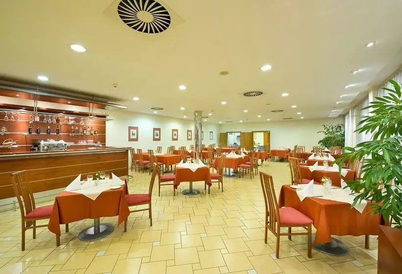 Fotos del hotel Ramada Airport  Prague:  2