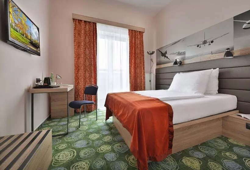 Ramada Airport  Prague