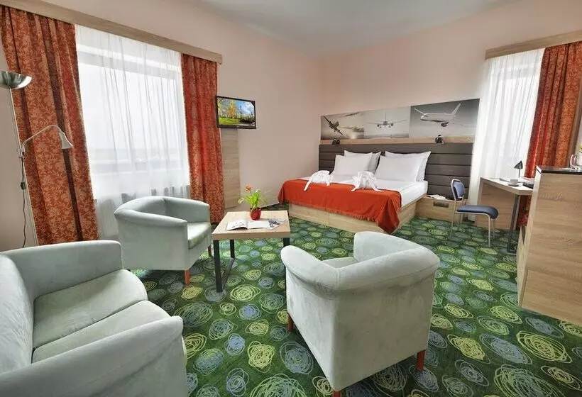 Fotos del hotel Ramada Airport  Prague:  19