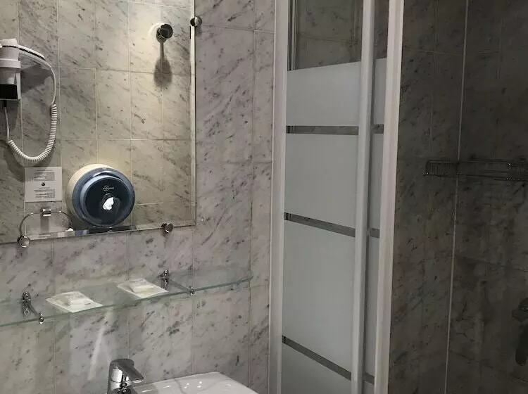 Fotos del hotel Grand Hôtel De Paris:  12