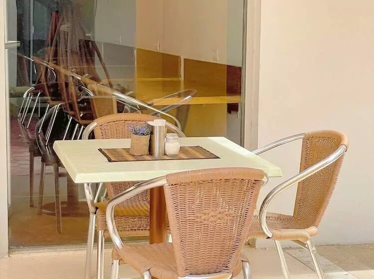 Fotos del hotel Seven Crown Express & Suites:  16