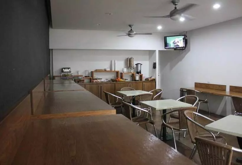 Fotos del hotel Seven Crown Express & Suites:  14