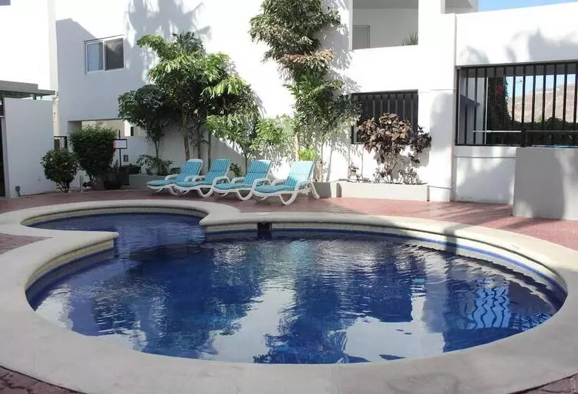 Fotos del hotel Seven Crown Express & Suites:  2