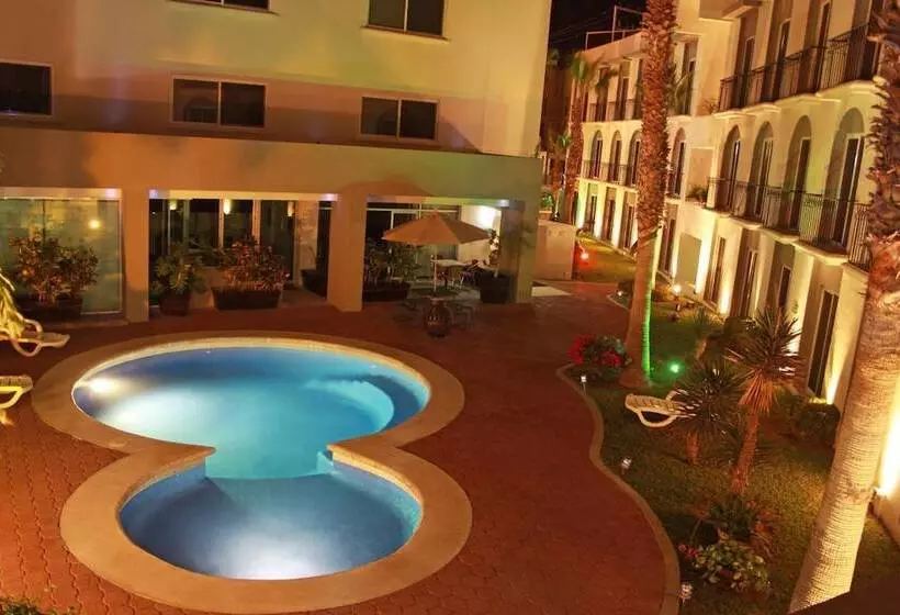 Fotos del hotel Seven Crown Express & Suites:  20