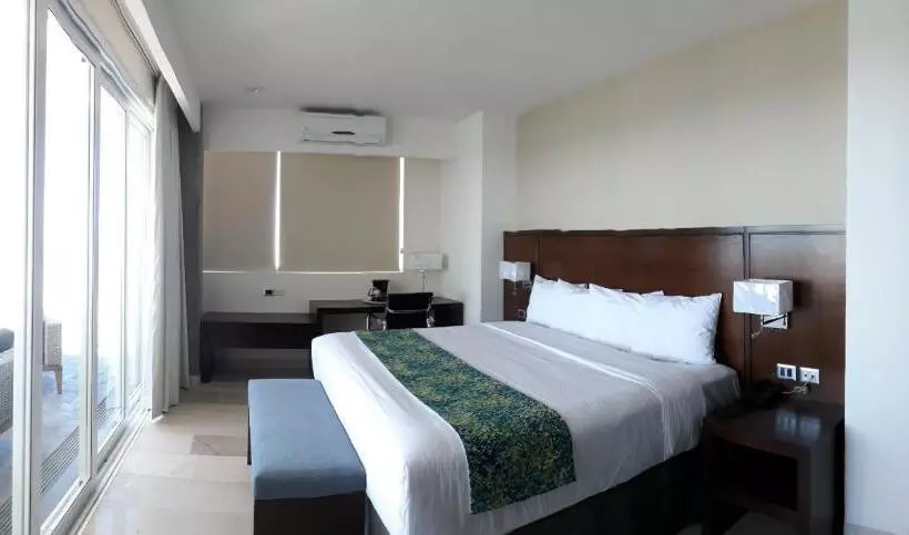 Fotos del hotel Seven Crown La Paz Malecon:  19