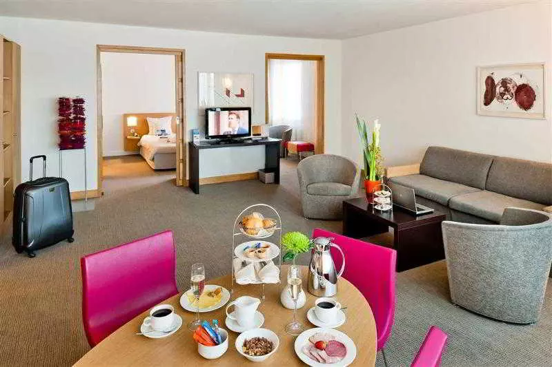 Fotos del hotel Novotel Hamburg City Alster:  8