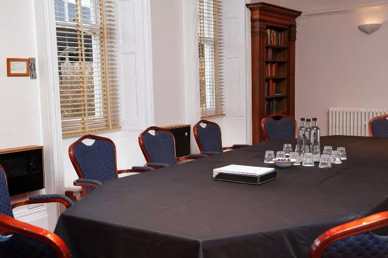 Fotos del hotel Best Western Chilworth Manor:  11