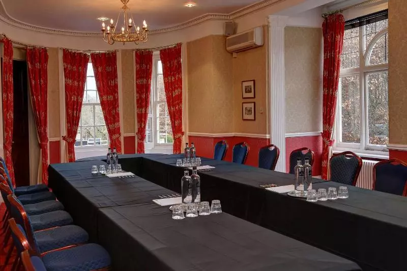 Fotos del hotel Best Western Chilworth Manor:  14