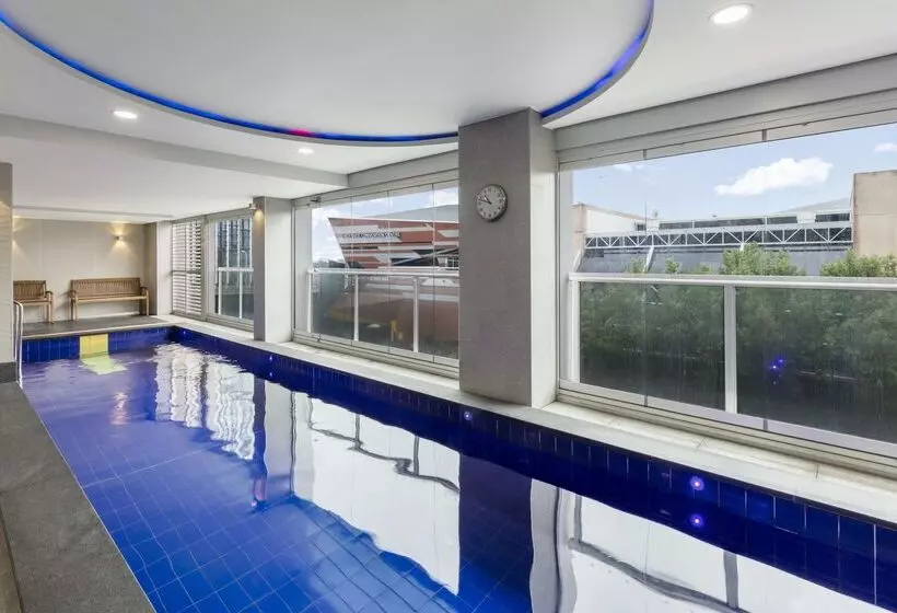 Oaks Adelaide Embassy Suites