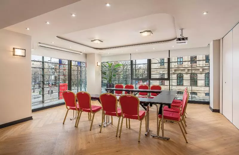 Fotos del hotel Golden Tulip Victoria Bucharest:  15