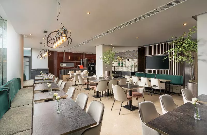 Fotos del hotel Golden Tulip Victoria Bucharest:  14