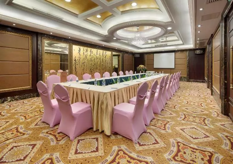 Fotos del hotel President:  3