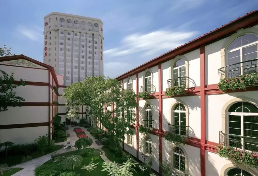 Dong Fang Hotel Beijing