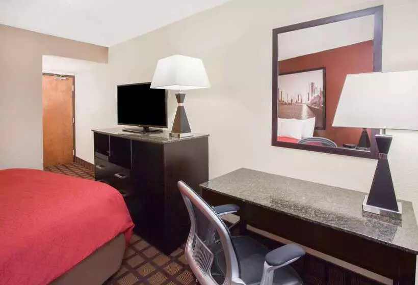 Fotos del hotel Super 8 By Wyndham Chicago Il:  9